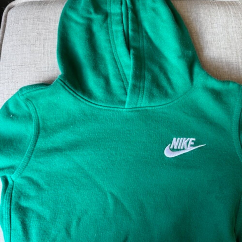 EUC Green Boys Nike Hoodie with kangaroo pocket